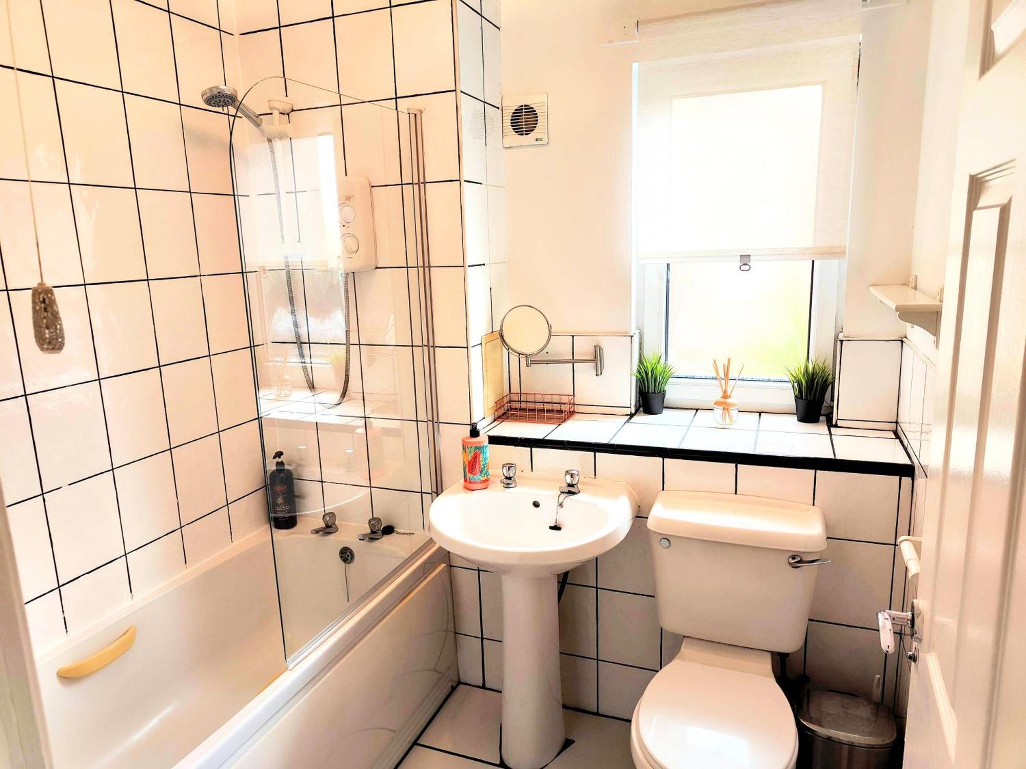 La Casita, Quarry - 2 Bedroom Entire Apartment With Free Parking غلاسغو المظهر الخارجي الصورة